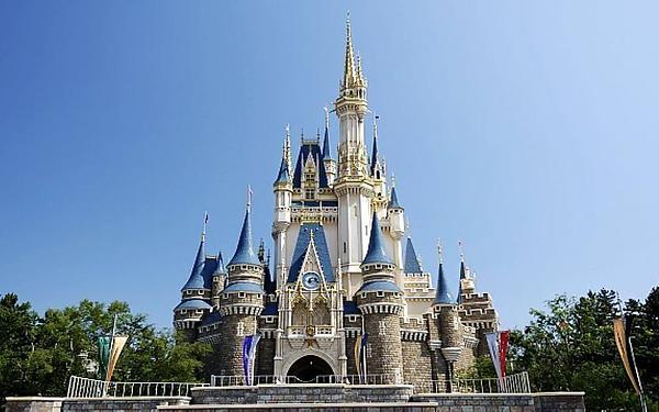 2 Day Tokyo Disneyland + Disney Sea Itinerary